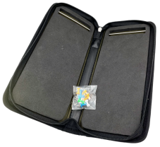 Otevřené pouzdro Mikado s přepážkami a úchyty pro návazce.