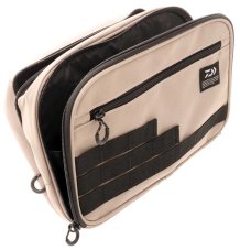 Daiwa rybářská taška Fishing Guide Waist Bag Coyote