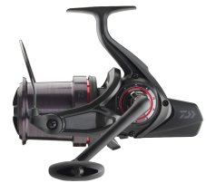 Daiwa naviják 22 WHISKER 45SCW QD-OT - boční pohled.