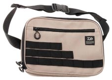 Daiwa rybářská taška Fishing Guide Waist Bag Coyote